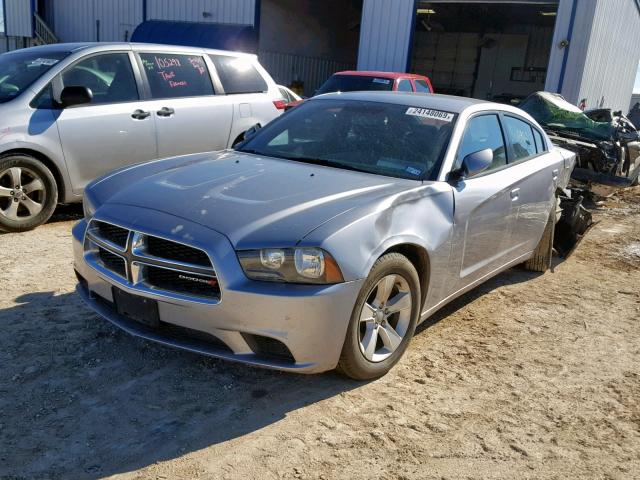 2C3CDXBG3DH580001 - 2013 DODGE CHARGER SE SILVER photo 2
