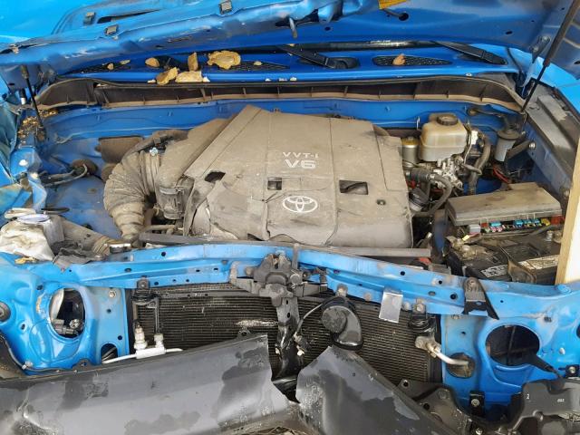 JTEBU11F880102918 - 2008 TOYOTA FJ CRUISER BLUE photo 7