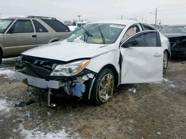 2G4GR5EXXG9161233 - 2016 BUICK REGAL PREM WHITE photo 2