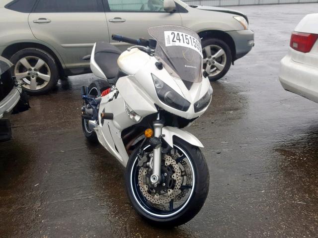 JKAEXEC119DA27388 - 2009 KAWASAKI EX650 C 白色 照片 1