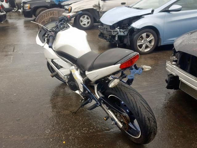 JKAEXEC119DA27388 - 2009 KAWASAKI EX650 C 白色 照片 3