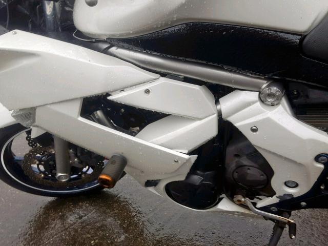 JKAEXEC119DA27388 - 2009 KAWASAKI EX650 C 白色 照片 7