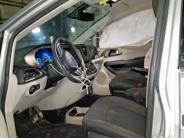 2C4RC1CG4HR521608 - 2017 CHRYSLER PACIFICA L SILVER photo 5
