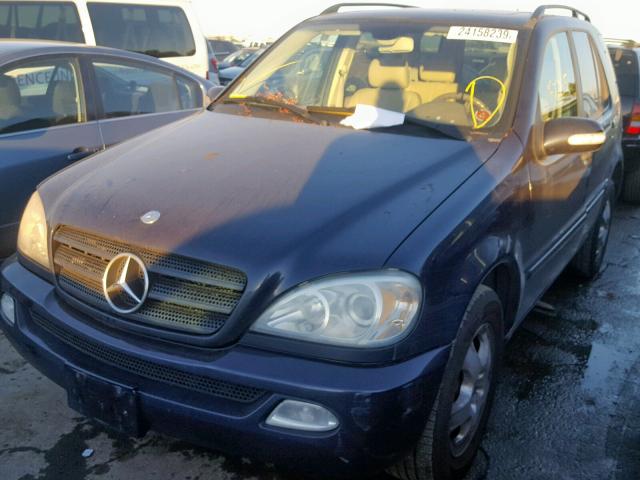 4JGAB54E02A338735 - 2002 MERCEDES-BENZ ML 320 BLUE photo 2