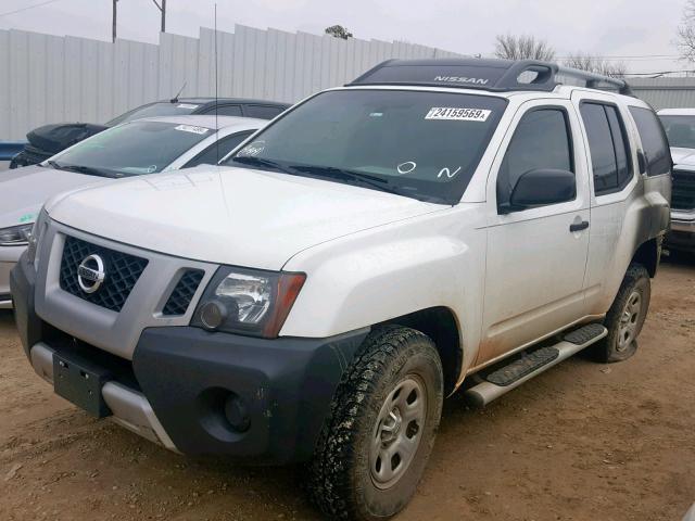 5N1AN0NW2DN823553 - 2013 NISSAN XTERRA X WHITE photo 2