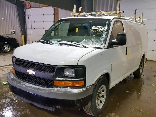 1GCSGAFX0B1112857 - 2011 CHEVROLET EXPRESS G1 WHITE photo 2