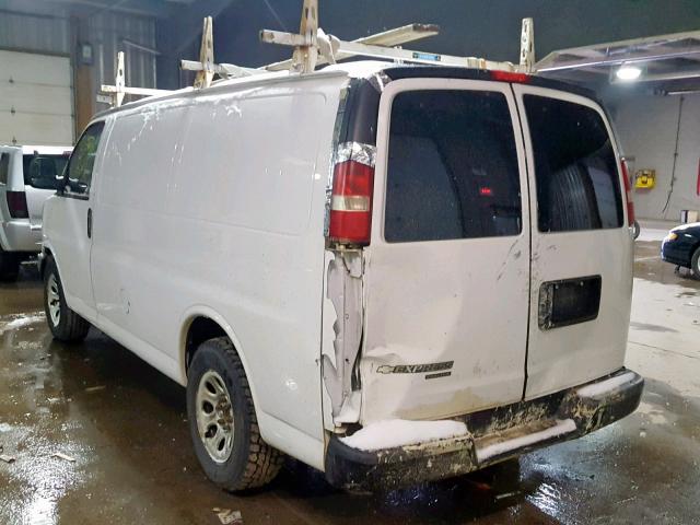 1GCSGAFX0B1112857 - 2011 CHEVROLET EXPRESS G1 WHITE photo 3