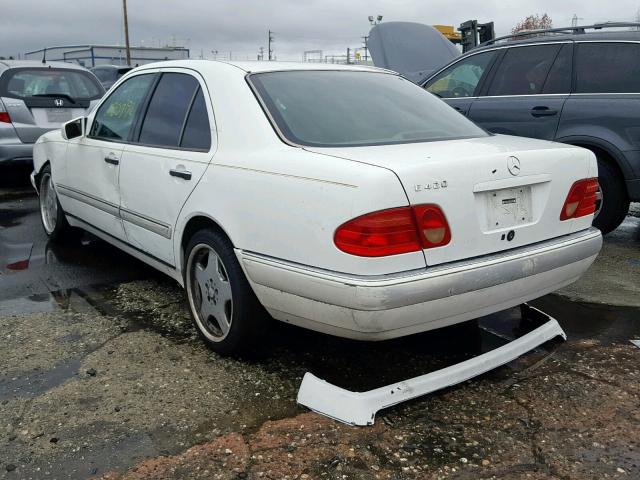 WDBJF72F3VA252886 - 1997 MERCEDES-BENZ E 420 WHITE photo 3