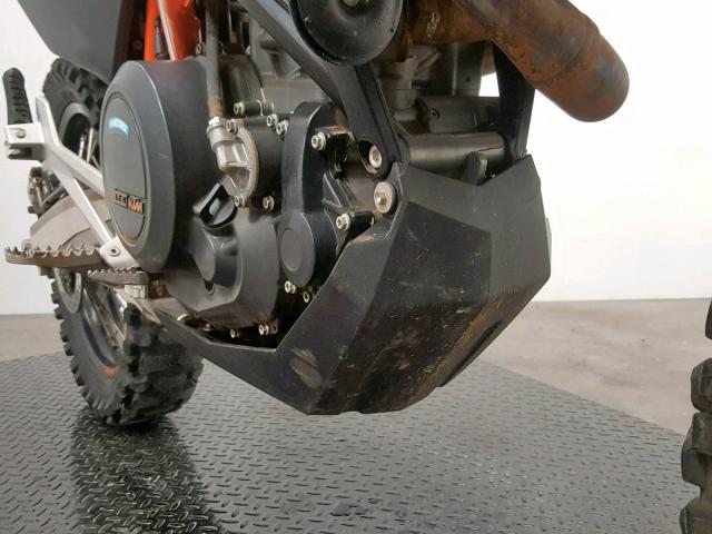 VBKLET401JM713024 - 2018 KTM 690 ENDURO TWO TONE photo 15