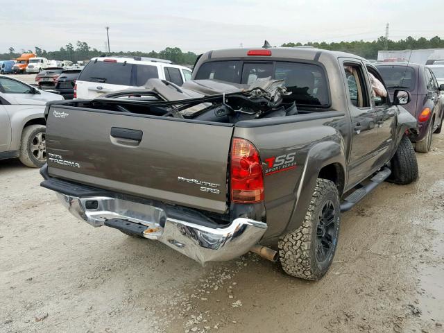 5TFJX4GN7FX039421 - 2015 TOYOTA TACOMA DOU GRAY photo 4