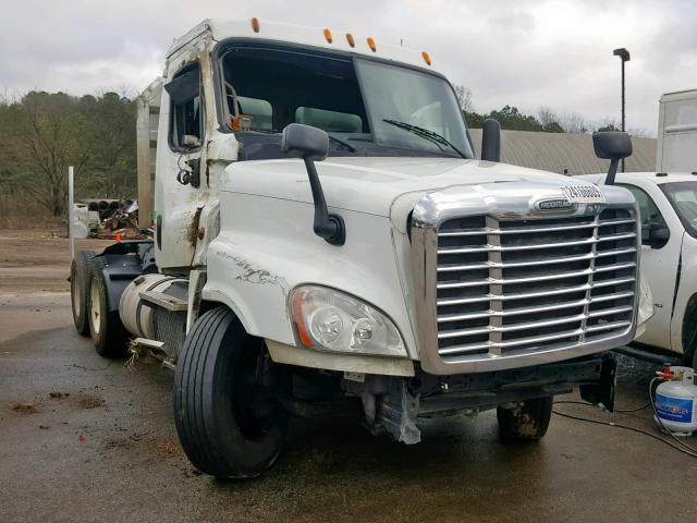 3AKJGEDV2FSGB2139 - 2015 FREIGHTLINER CASCADIA 1 WHITE photo 1