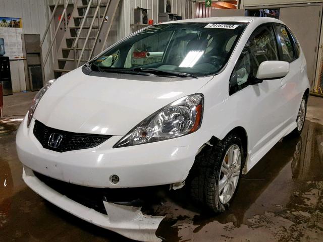 JHMGE8H55BS009295 - 2011 HONDA FIT SPORT WHITE photo 2