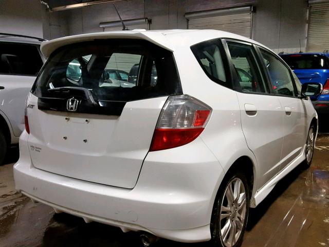 JHMGE8H55BS009295 - 2011 HONDA FIT SPORT WHITE photo 4