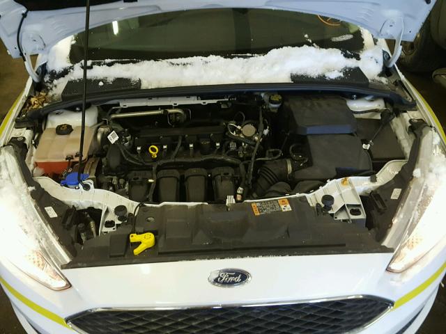 1FADP3K26GL319219 - 2016 FORD FOCUS SE WHITE photo 7