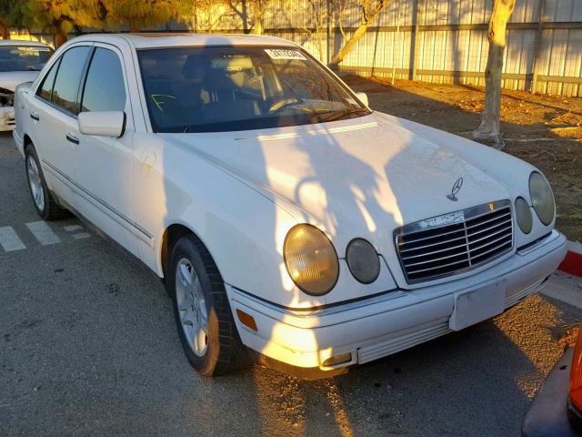 WDBJF55FXTJ014143 - 1996 MERCEDES-BENZ E 320 WHITE photo 1