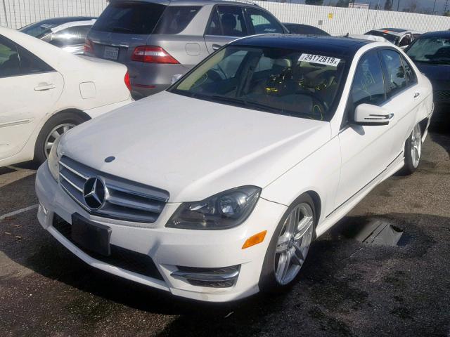 WDDGF4HBXDR256230 - 2013 MERCEDES-BENZ C 250 WHITE photo 2