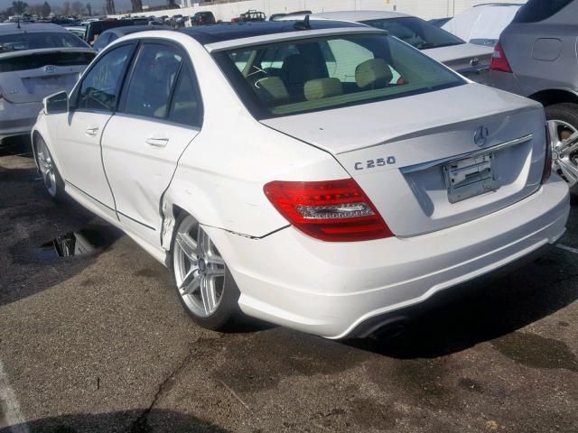 WDDGF4HBXDR256230 - 2013 MERCEDES-BENZ C 250 WHITE photo 3