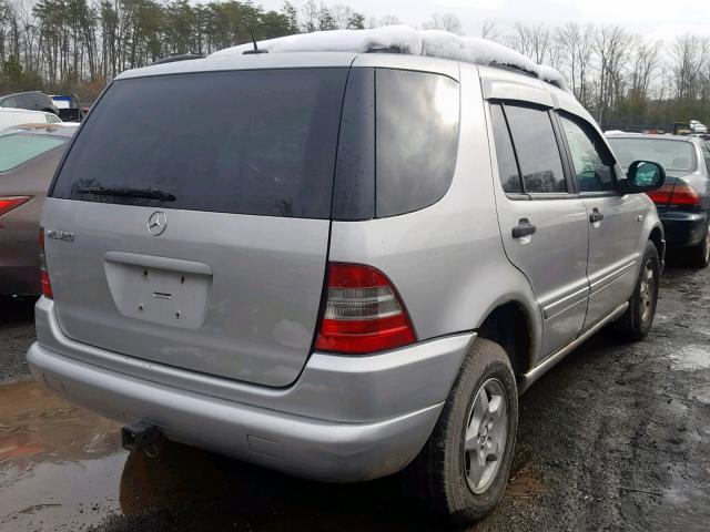 4JGAB54E11A258696 - 2001 MERCEDES-BENZ ML 320 SILVER photo 4