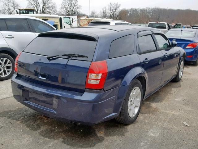 2D4FV48V05H661097 - 2005 DODGE MAGNUM SXT BLUE photo 4