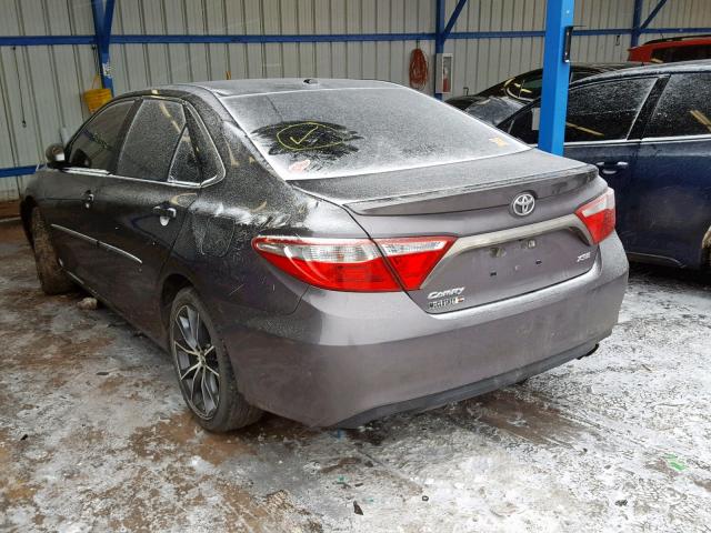 4T1BF1FK1FU477443 - 2015 TOYOTA CAMRY LE GRAY photo 3