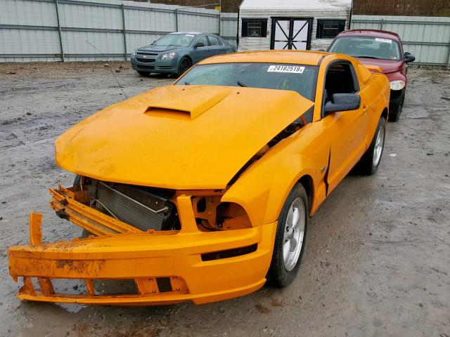 1ZVHT82H485110220 - 2008 FORD MUSTANG GT YELLOW photo 2