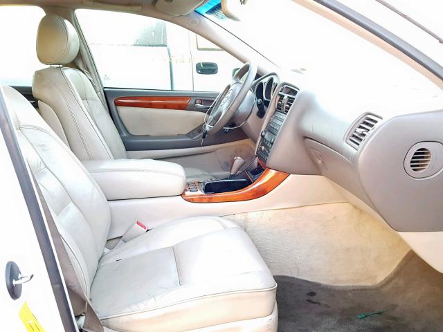 JT8BL69S210007667 - 2001 LEXUS GS 430 WHITE photo 5