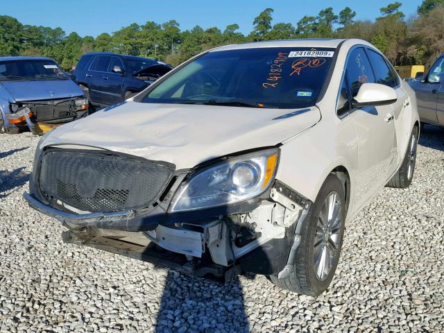 1G4PS5SK0C4172820 - 2012 BUICK VERANO WHITE photo 2