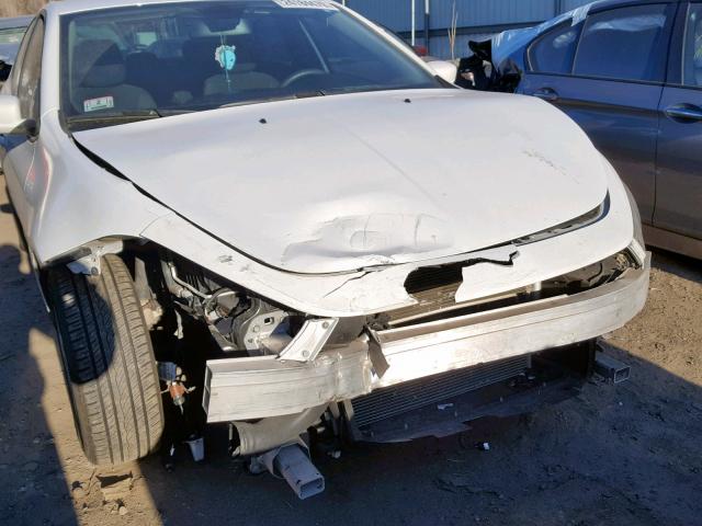 1C3CDFBB2FD237159 - 2015 DODGE DART SXT WHITE photo 9