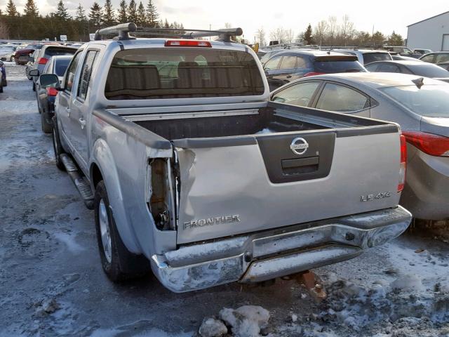 1N6AD07W27C422862 - 2007 NISSAN FRONTIER C SILVER photo 3