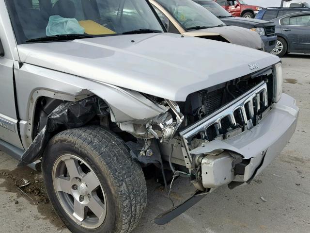 1J4RG4GKXAC128130 - 2010 JEEP COMMANDER SILVER photo 9