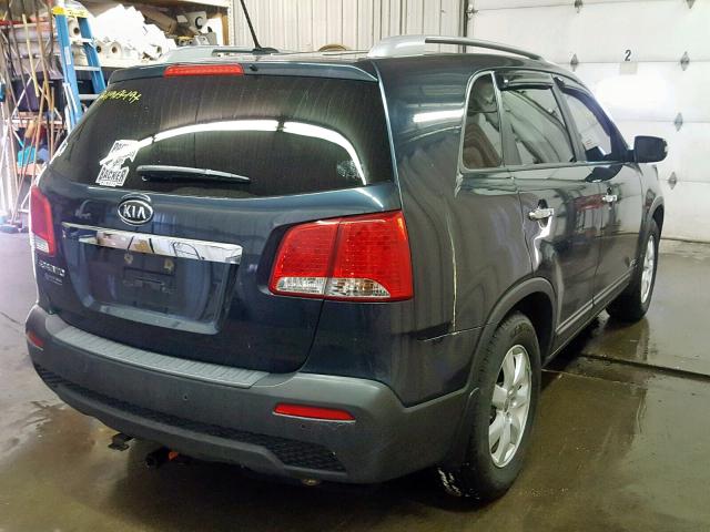 5XYKTCA65DG326543 - 2013 KIA SORENTO LX BLUE photo 4