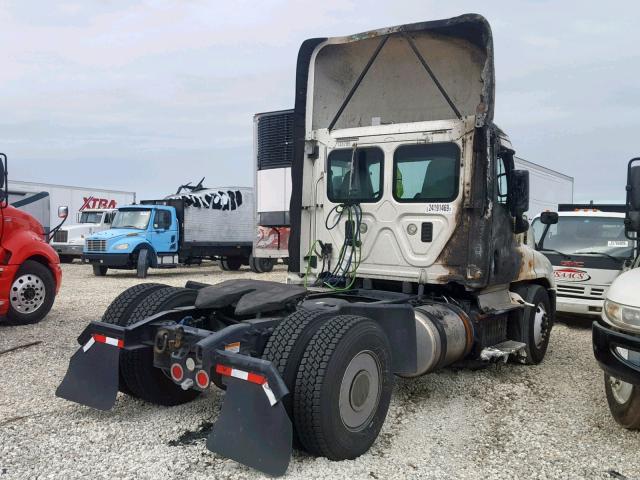 3AKBGDDV7GSHB8697 - 2016 FREIGHTLINER CASCADIA 1 WHITE photo 4