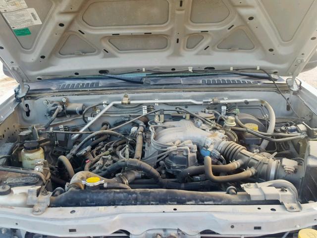 1N6ED27T74C410771 - 2004 NISSAN FRONTIER C SILVER photo 7