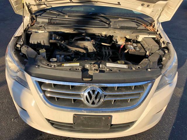 2V8HW34189R517513 - 2009 VOLKSWAGEN ROUTAN SE WHITE photo 10