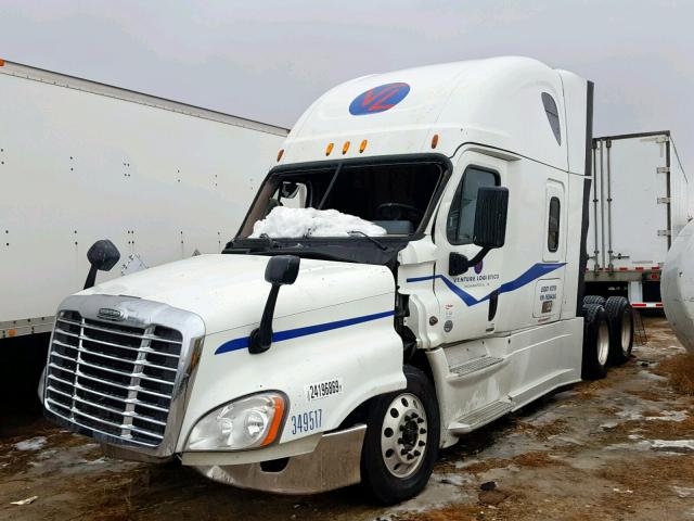 3AKJGLD57FSGN4363 - 2015 FREIGHTLINER CASCADIA 1 WHITE photo 2