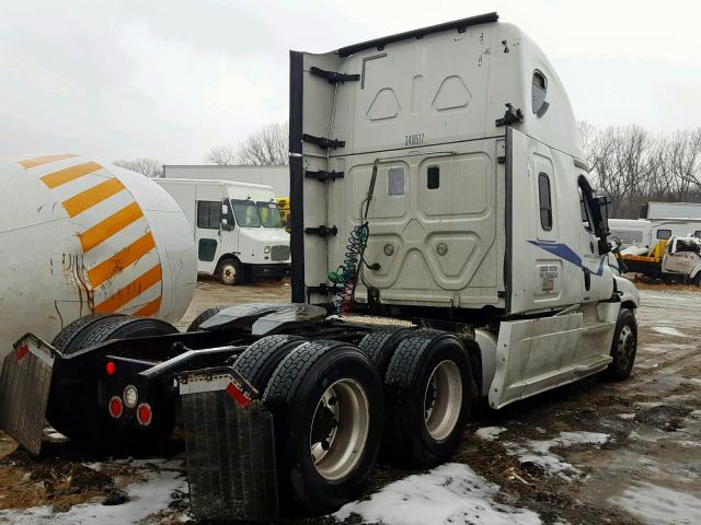 3AKJGLD57FSGN4363 - 2015 FREIGHTLINER CASCADIA 1 WHITE photo 4