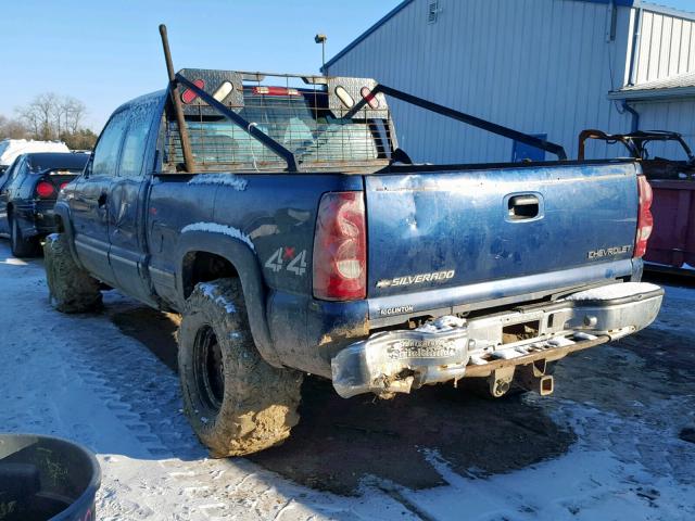 1GCHK29UX1Z259669 - 2001 CHEVROLET SILVERADO BLUE photo 3