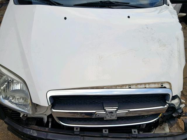 KL1TD5DE6AB048992 - 2010 CHEVROLET AVEO LS WHITE photo 7