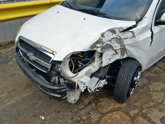 KL1TD5DE6AB048992 - 2010 CHEVROLET AVEO LS WHITE photo 9