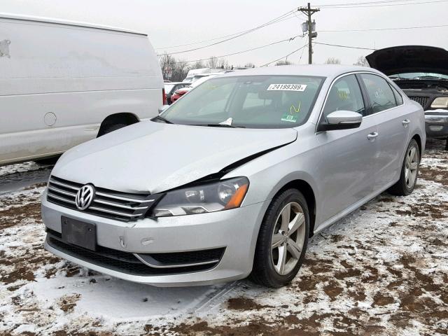 1VWBP7A36DC015707 - 2013 VOLKSWAGEN PASSAT SE SILVER photo 2