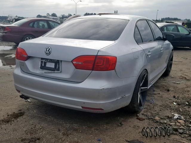 3VW2K7AJ7EM311123 - 2014 VOLKSWAGEN JETTA BASE SILVER photo 4