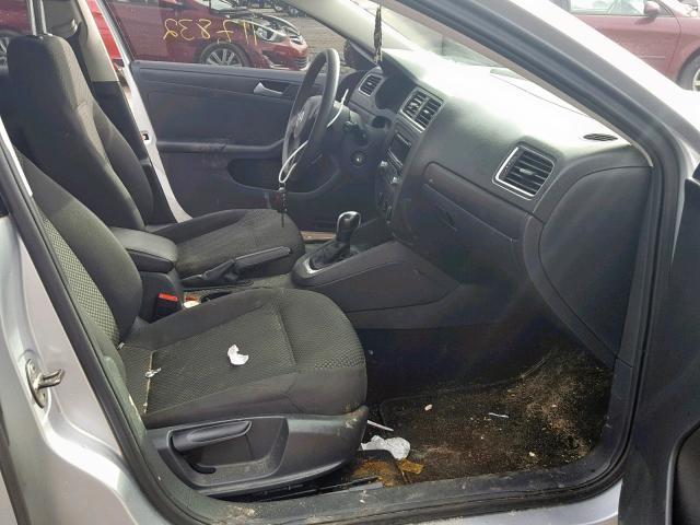 3VW2K7AJ7EM311123 - 2014 VOLKSWAGEN JETTA BASE SILVER photo 5