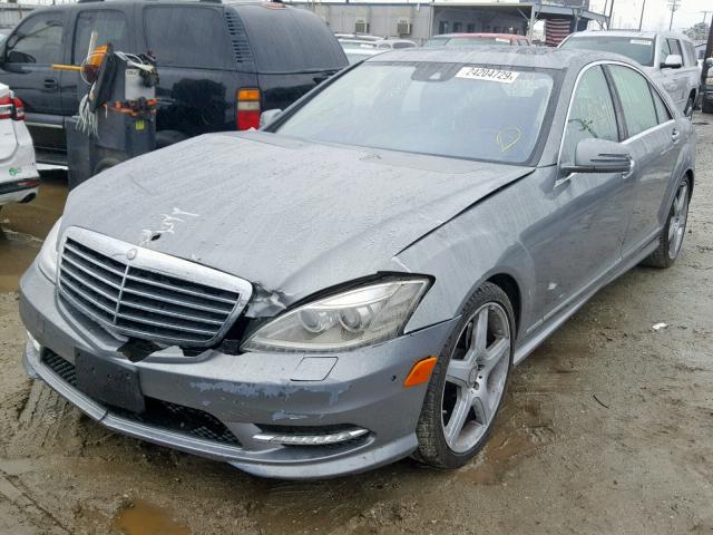 WDDNG7DB3DA519166 - 2013 MERCEDES-BENZ S 550 GRAY photo 2