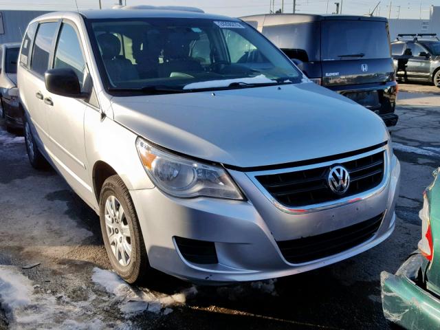 2V8HW441X9R517745 - 2009 VOLKSWAGEN ROUTAN S SILVER photo 1