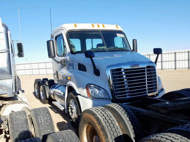 1FUJGBDV9CSBH4960 - 2012 FREIGHTLINER CASCADIA 1 WHITE photo 1