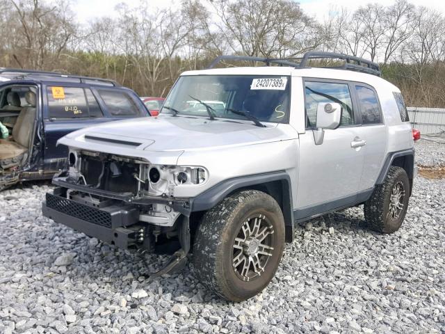 JTEZU11F98K003950 - 2008 TOYOTA FJ CRUISER SILVER photo 2