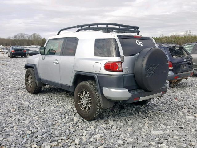 JTEZU11F98K003950 - 2008 TOYOTA FJ CRUISER SILVER photo 3