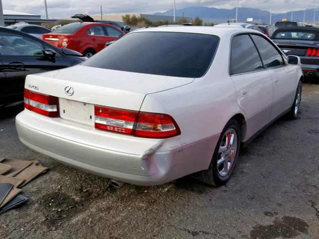 JT8BF28G310300720 - 2001 LEXUS ES 300 WHITE photo 4