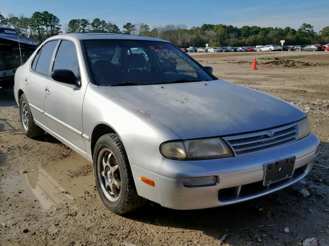 1N4BU31D0SC228667 - 1995 NISSAN ALTIMA XE SILVER photo 1