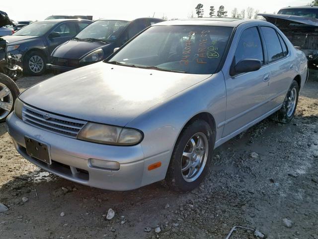 1N4BU31D0SC228667 - 1995 NISSAN ALTIMA XE SILVER photo 2